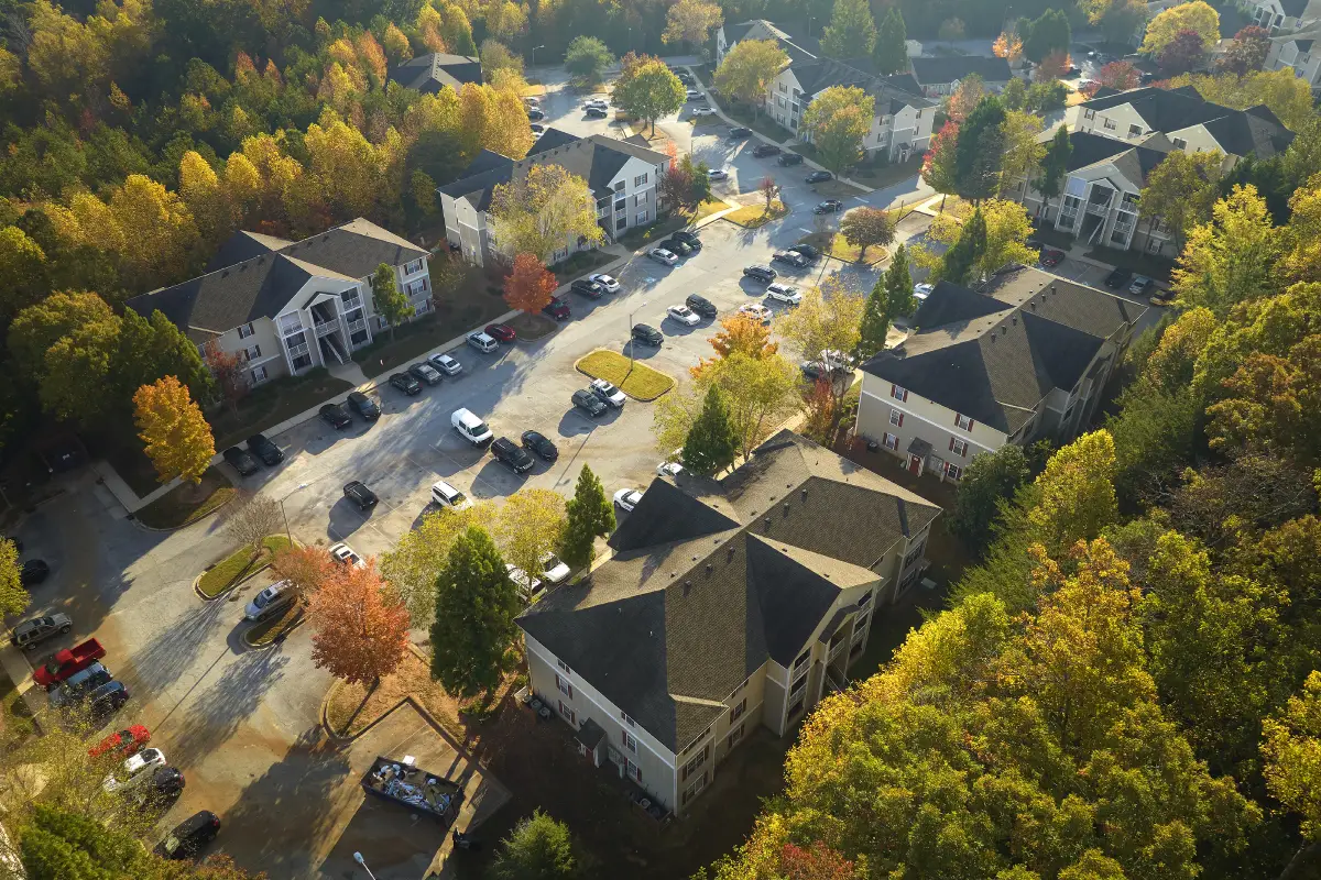 Keeping Peace and Property Value High: Compliance Tips for Woodbridge HOAs
